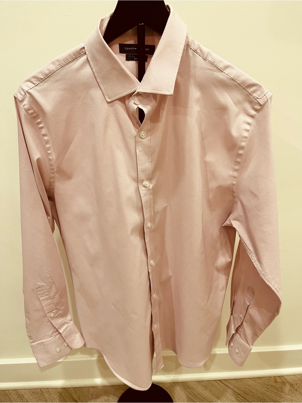 Tommy Hilfiger Men's Light Pink Textured Dress Shirt Size Large
